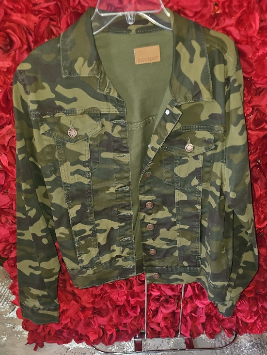 Judy Blue Jackets & Blazers - Judy Blue NWOT Olive Green Camo Jean Jacket Size Medium